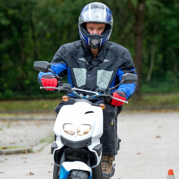 Fahrunterricht mit Roller